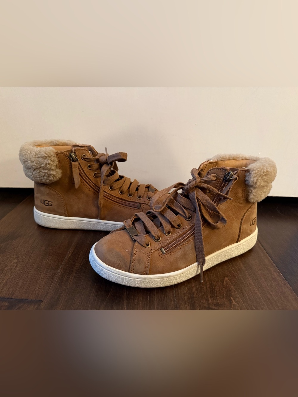 Ugg- Size 8- Olive Hightop in Chestnut